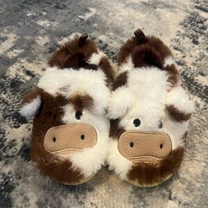 Old Navy Cow-Themed Plush Slippers for Kids
